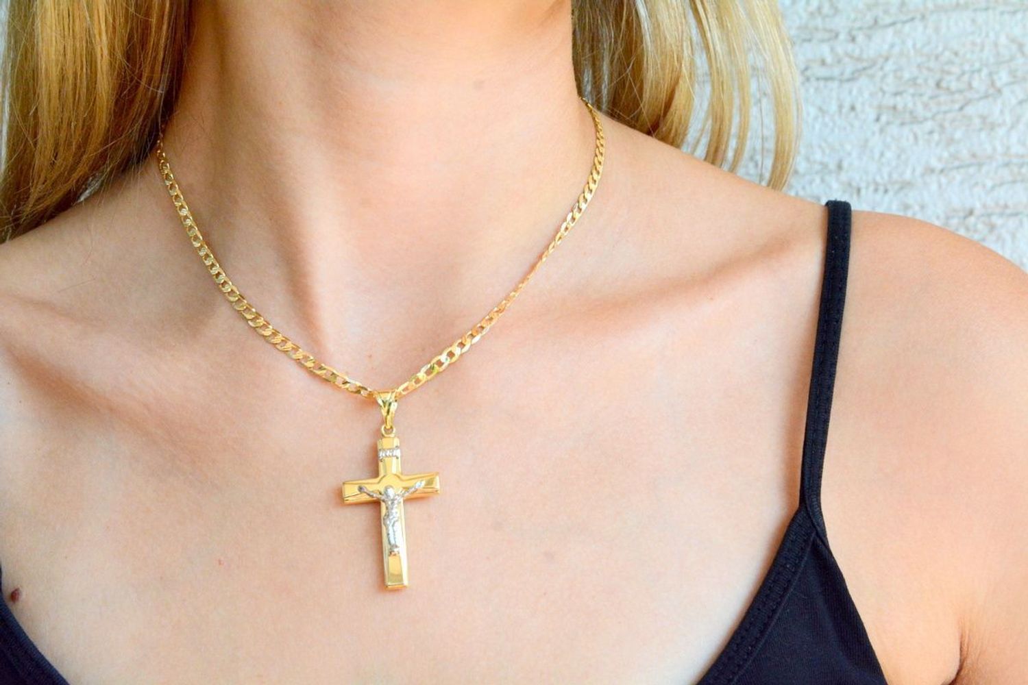 Złoty łańcuszek 585 pancerka pave 4 mm.jpg